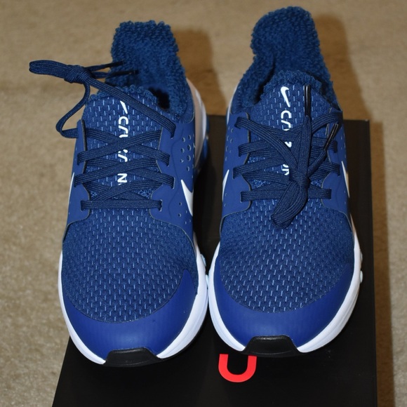 I’m selling an limited addition pair of Nikes - Picture 6 of 8